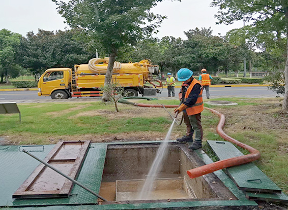 镶黄化油池清理